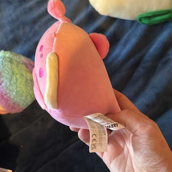 Shabnam the sea slug squishmallow valentines edition NWT - Picture 2 of 3